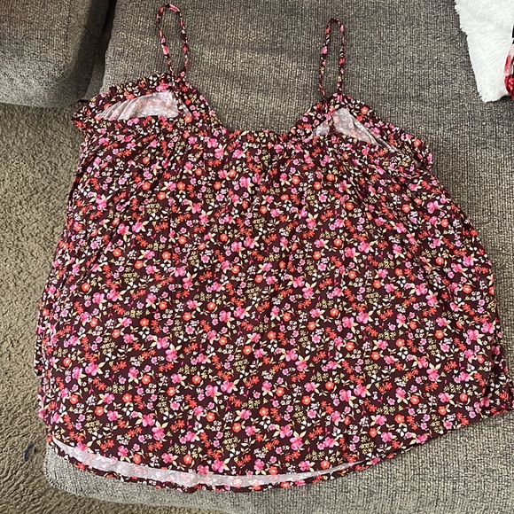 Floral Top - Picture 2 of 2